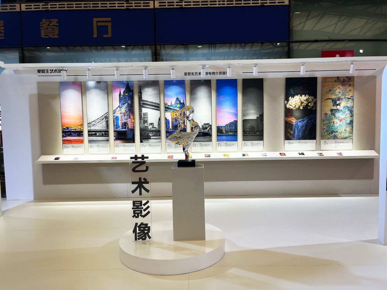 图片包含 窗户, 桌子, 大, 长凳

AI 生成的内容可能不正确。