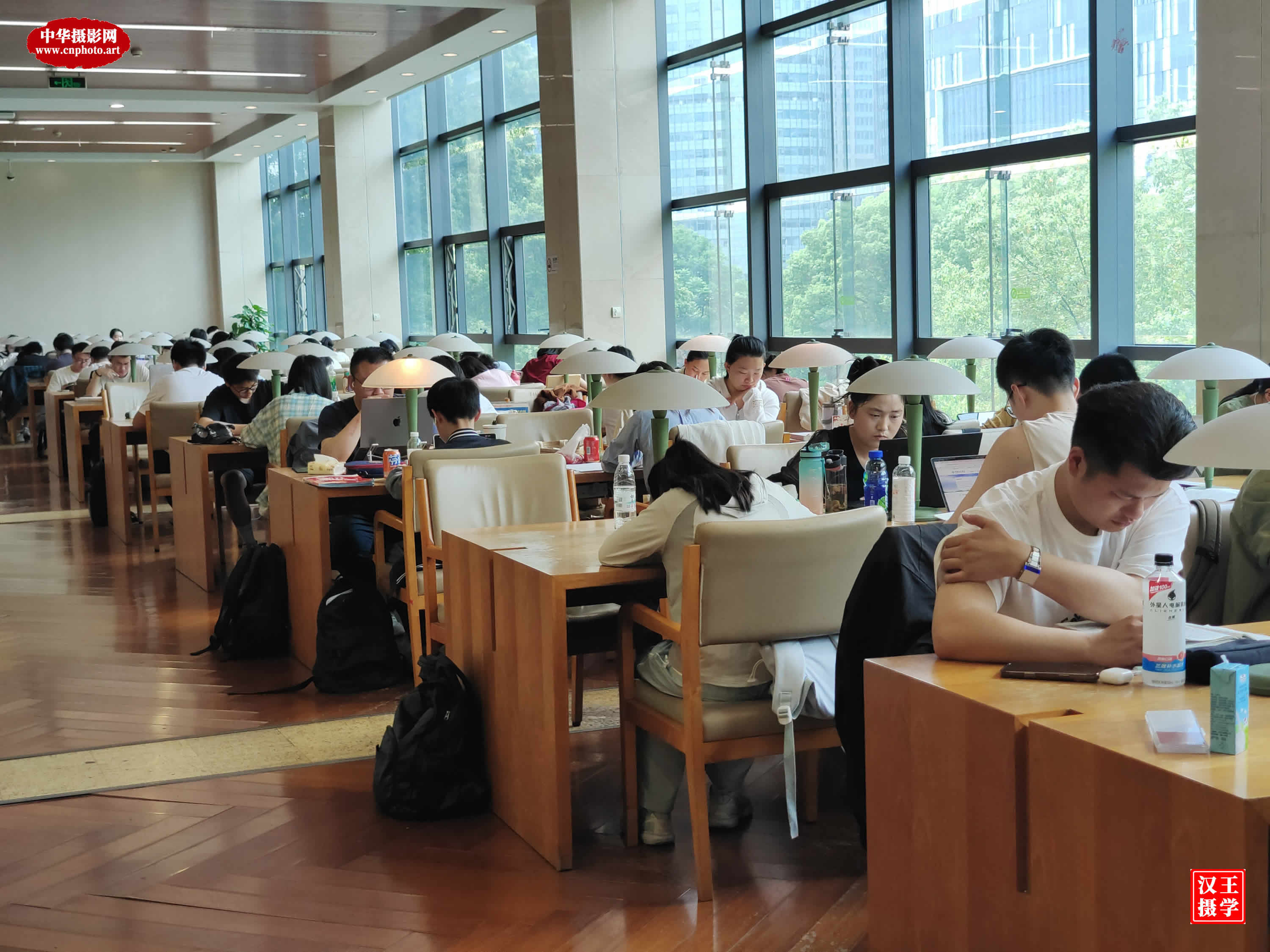 为中华之崛起而读书（组照）/湖南岳阳 王学汉